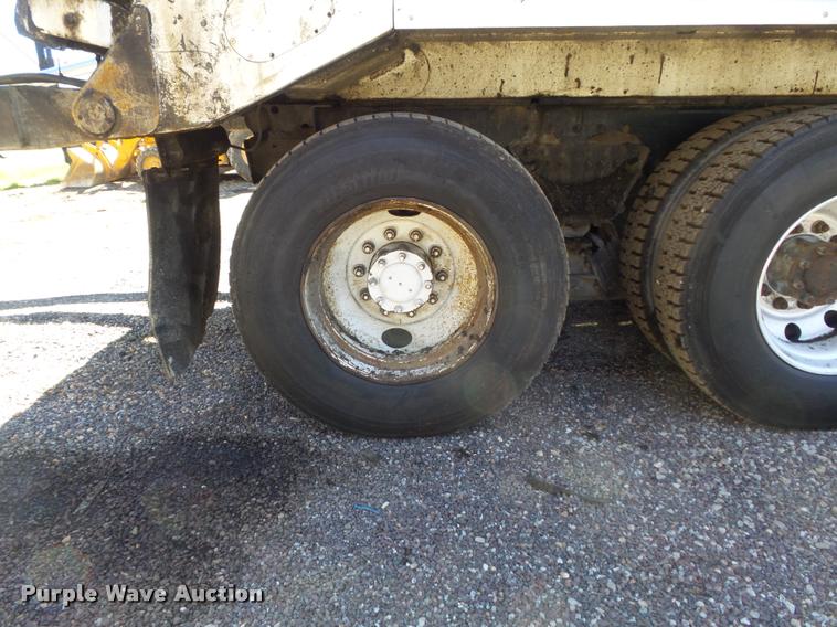 image for item DB1520 2004 Kenworth T800B dump truck