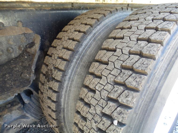 image for item DB1520 2004 Kenworth T800B dump truck