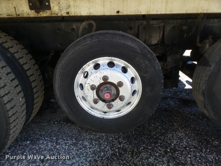 image for item DB1520 2004 Kenworth T800B dump truck