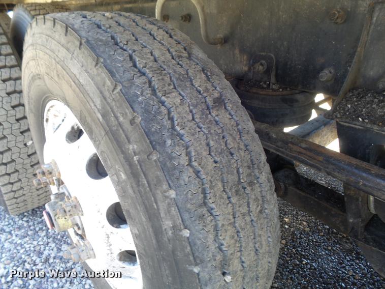 image for item DB1520 2004 Kenworth T800B dump truck