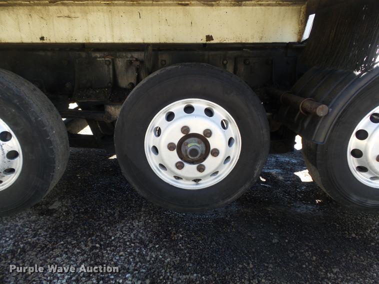 image for item DB1520 2004 Kenworth T800B dump truck