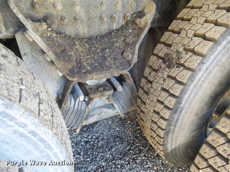 image for item DB1520 2004 Kenworth T800B dump truck