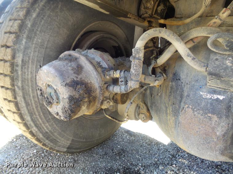 image for item DB1520 2004 Kenworth T800B dump truck