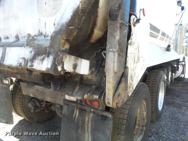 image for item DB1520 2004 Kenworth T800B dump truck