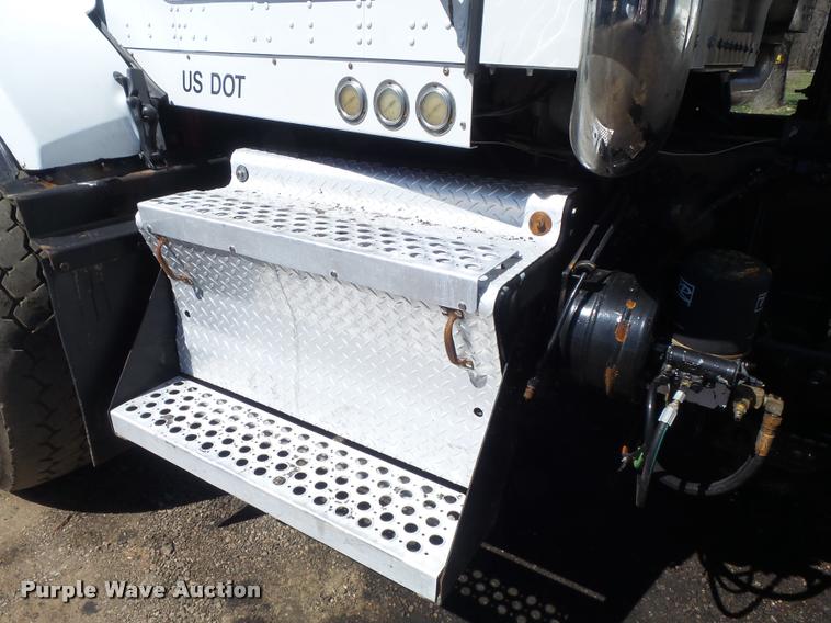 image for item DB1521 2007 Kenworth T800B dump truck