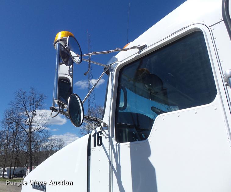 image for item DB1521 2007 Kenworth T800B dump truck