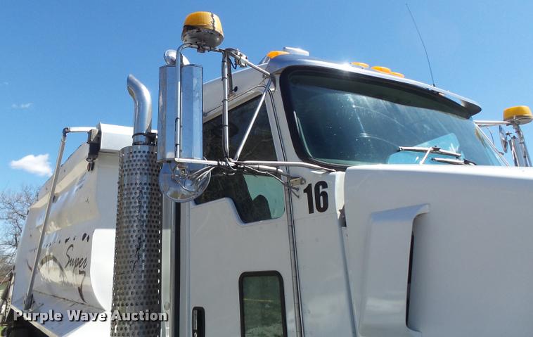 image for item DB1521 2007 Kenworth T800B dump truck