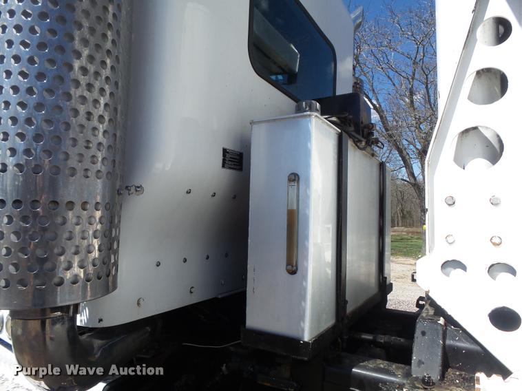 image for item DB1521 2007 Kenworth T800B dump truck