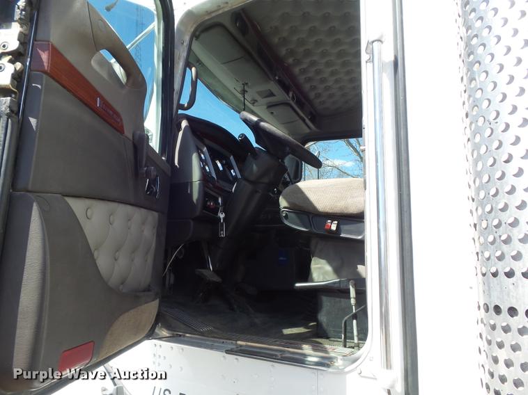 image for item DB1521 2007 Kenworth T800B dump truck