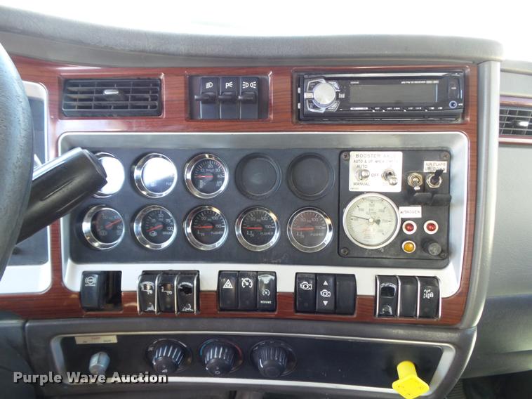 image for item DB1521 2007 Kenworth T800B dump truck