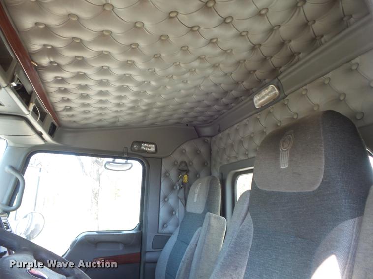 image for item DB1521 2007 Kenworth T800B dump truck