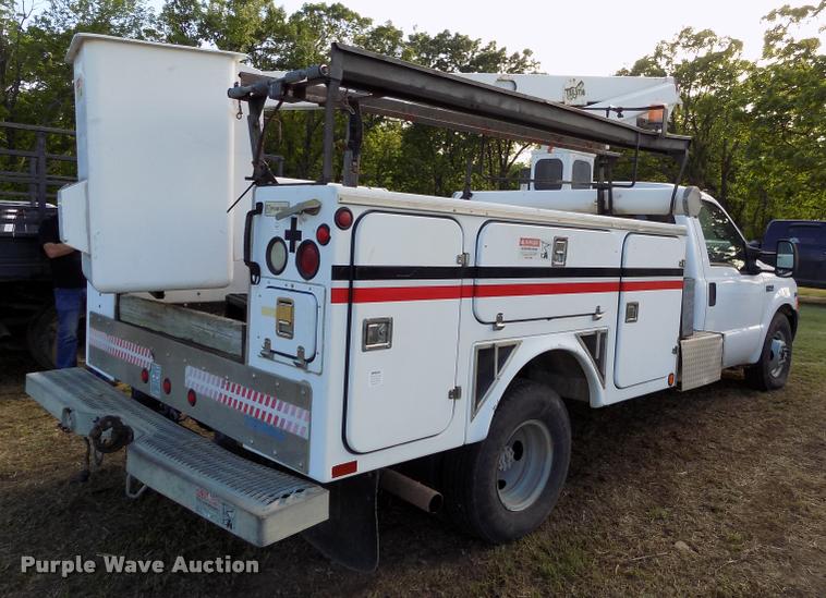 image for item DC7237 1999 Ford F350 bucket truck