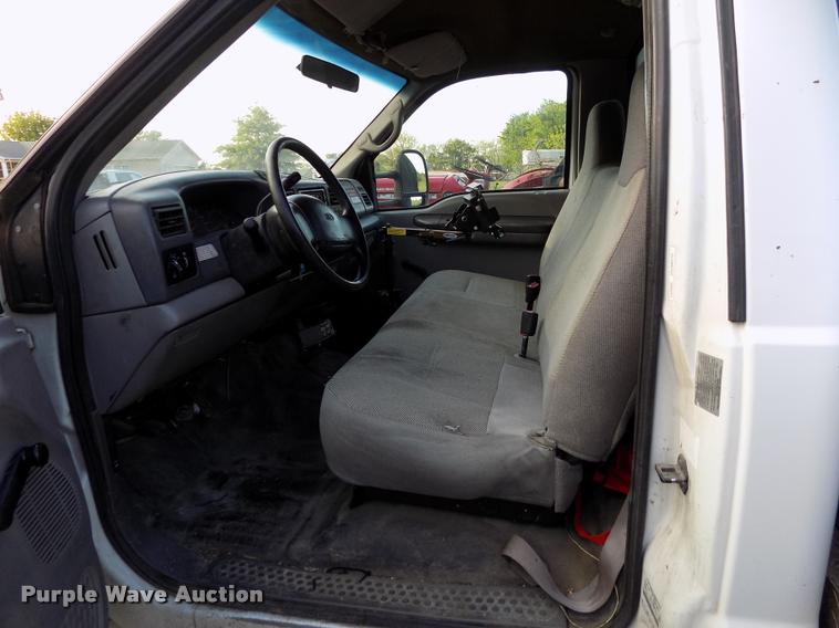 image for item DC7237 1999 Ford F350 bucket truck