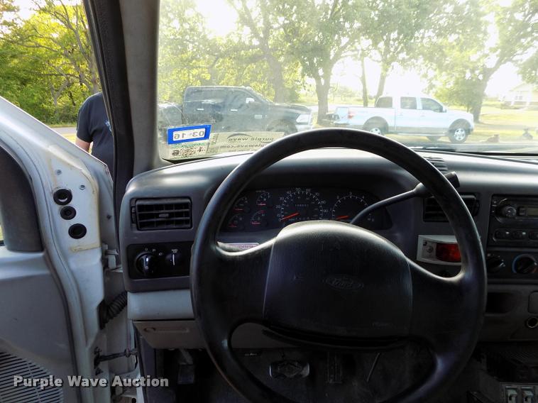 image for item DC7237 1999 Ford F350 bucket truck