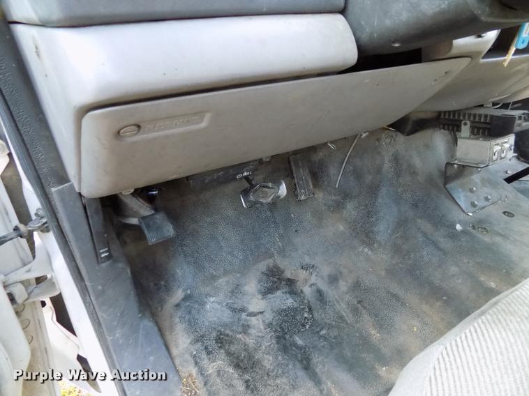 image for item DC7237 1999 Ford F350 bucket truck