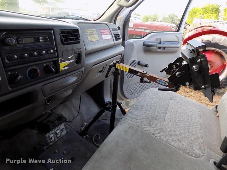 image for item DC7237 1999 Ford F350 bucket truck