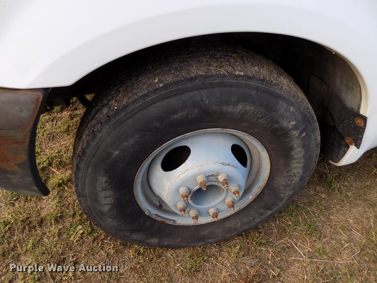 image for item DC7237 1999 Ford F350 bucket truck