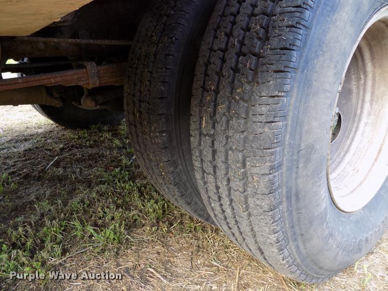 image for item DC7237 1999 Ford F350 bucket truck