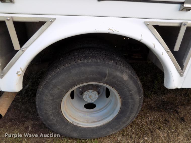 image for item DC7237 1999 Ford F350 bucket truck