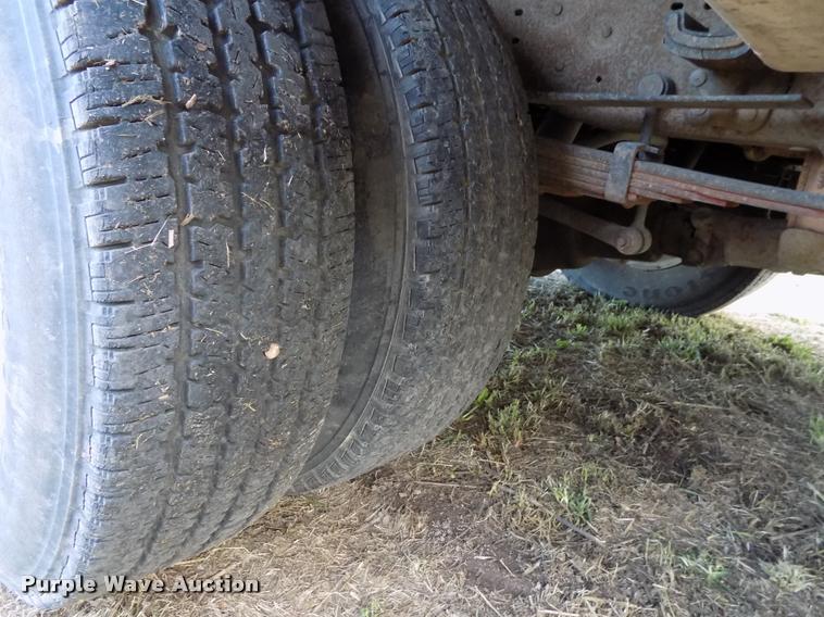 image for item DC7237 1999 Ford F350 bucket truck