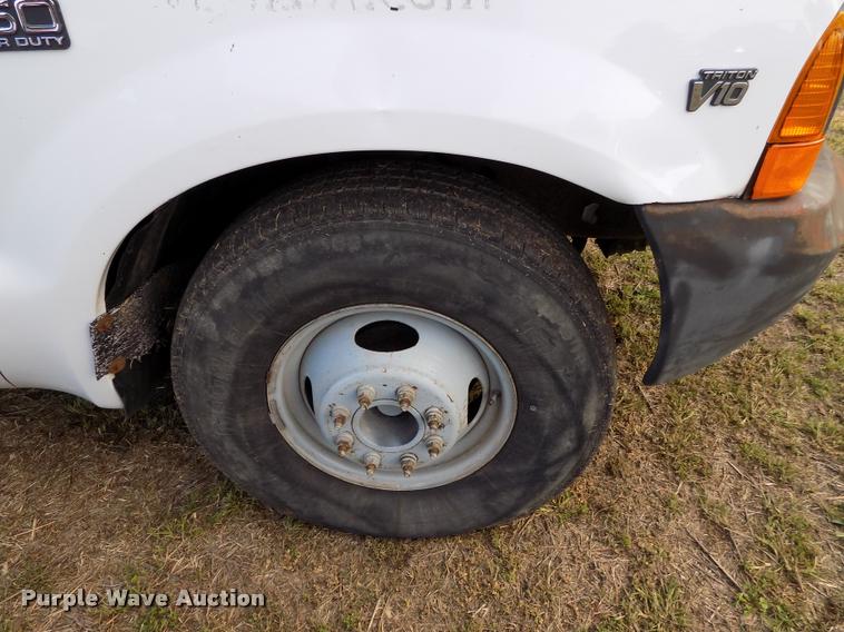 image for item DC7237 1999 Ford F350 bucket truck