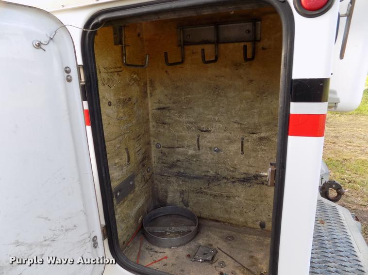 image for item DC7237 1999 Ford F350 bucket truck