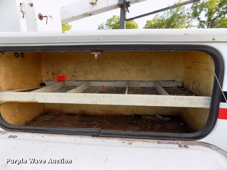 image for item DC7237 1999 Ford F350 bucket truck