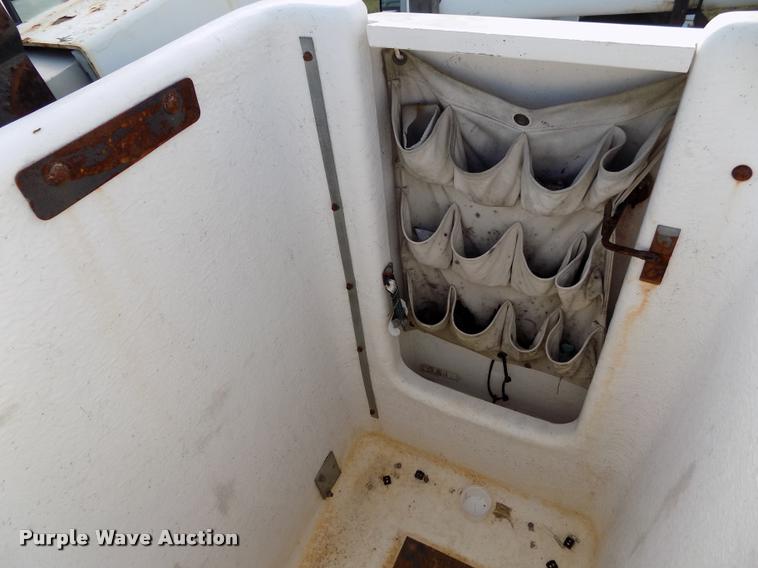 image for item DC7237 1999 Ford F350 bucket truck