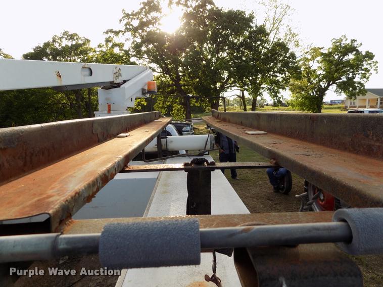 image for item DC7237 1999 Ford F350 bucket truck