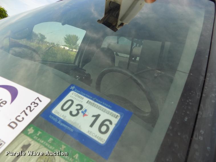 image for item DC7237 1999 Ford F350 bucket truck