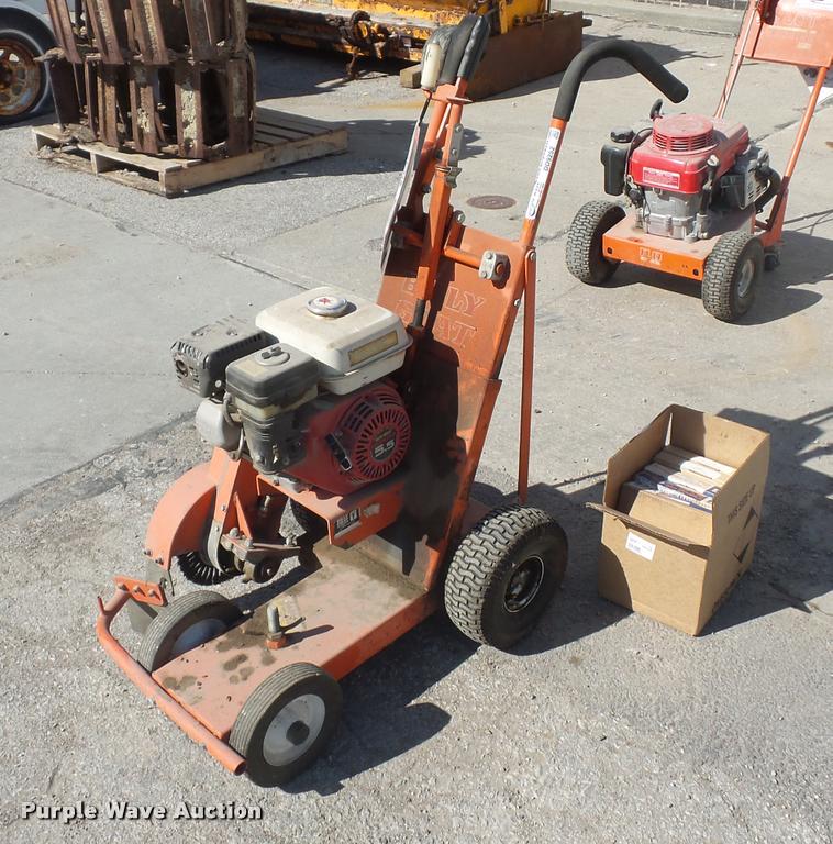 image for item DD9252 Billy Goat Crevice cleaner