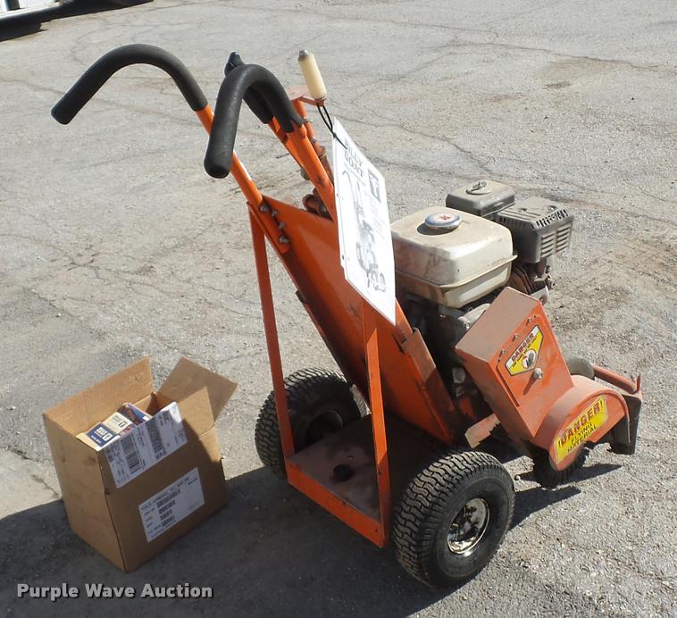 image for item DD9252 Billy Goat Crevice cleaner