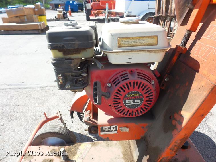 image for item DD9252 Billy Goat Crevice cleaner