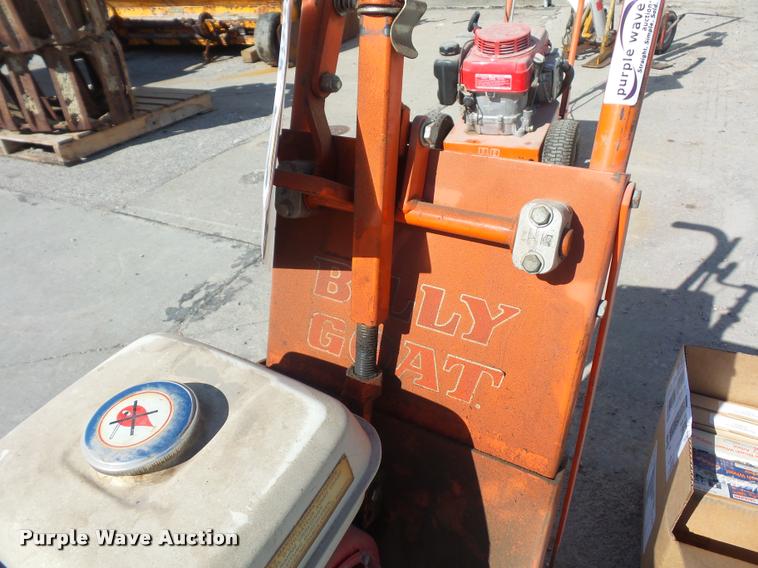 image for item DD9252 Billy Goat Crevice cleaner