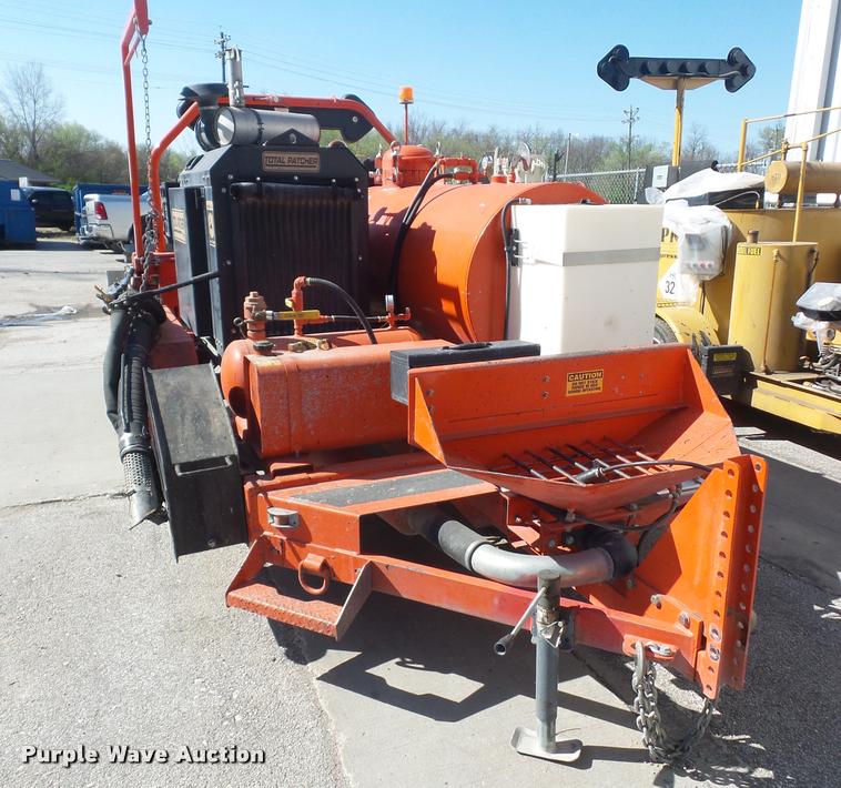 image for item DD9259 2010 Total Patcher T7500 pothole patcher