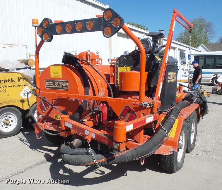 image for item DD9259 2010 Total Patcher T7500 pothole patcher