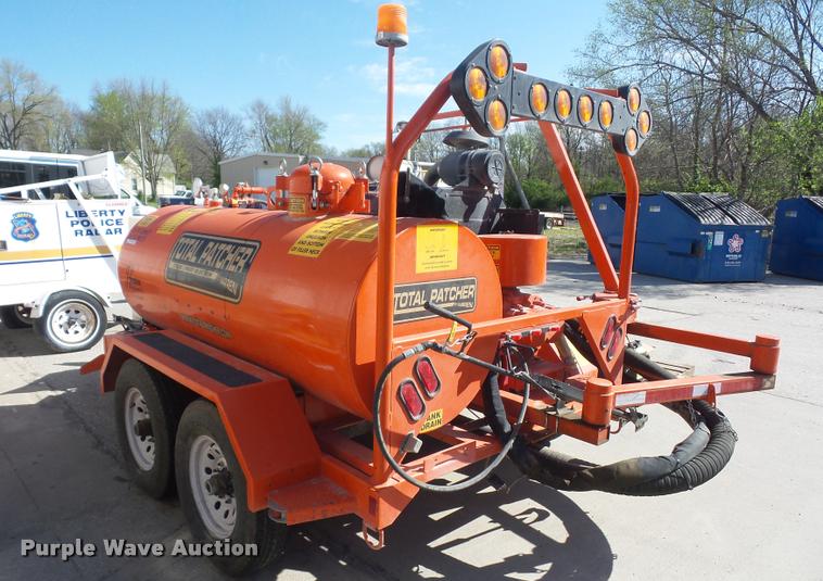 image for item DD9259 2010 Total Patcher T7500 pothole patcher