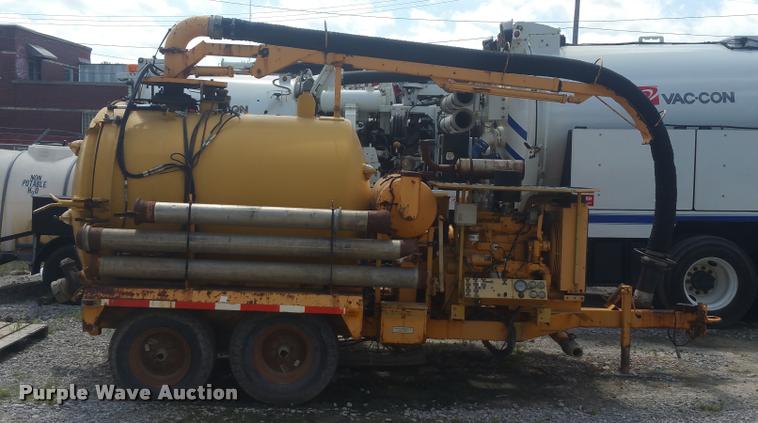 image for item DD9333 2000 Seca vacuum trailer