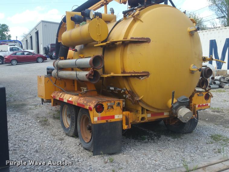 image for item DD9333 2000 Seca vacuum trailer