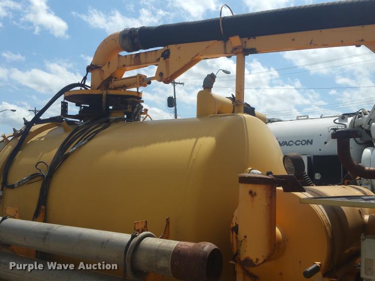 image for item DD9333 2000 Seca vacuum trailer