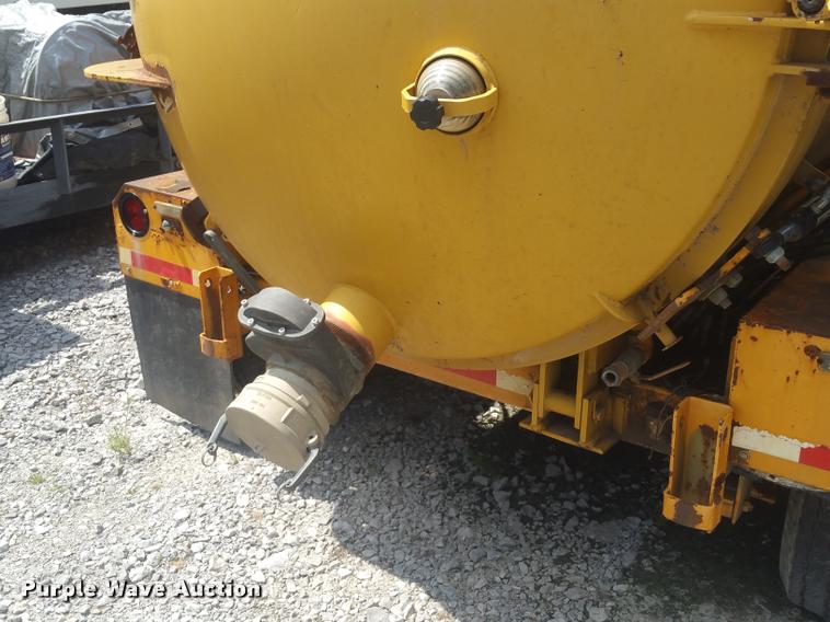 image for item DD9333 2000 Seca vacuum trailer