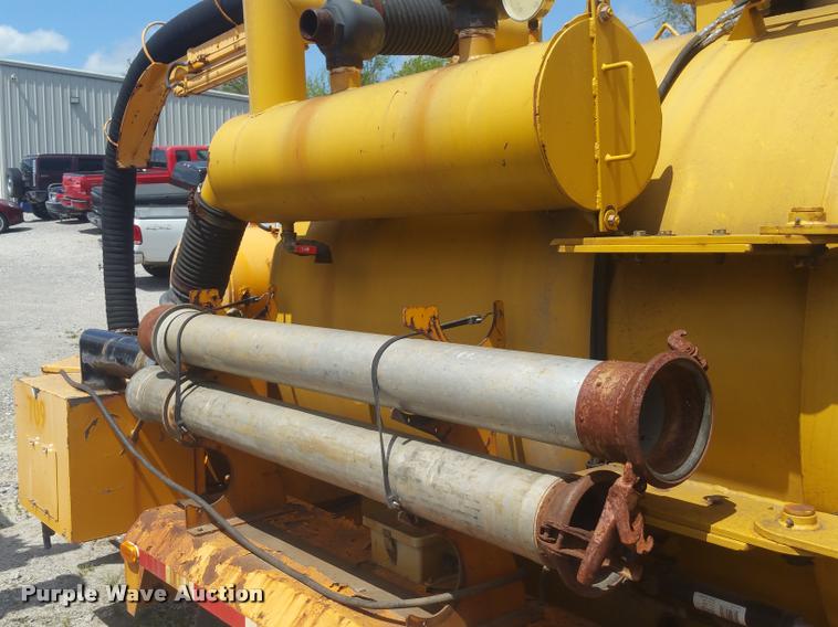 image for item DD9333 2000 Seca vacuum trailer