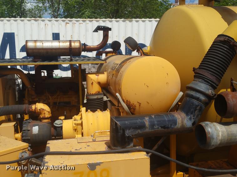 image for item DD9333 2000 Seca vacuum trailer