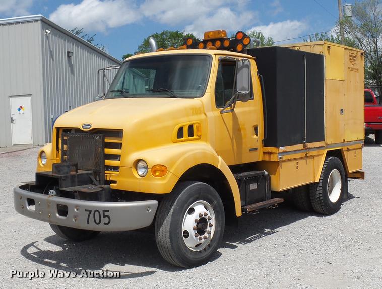 image for item DD9334 2001 Sterling M7500 Acterra jetter truck