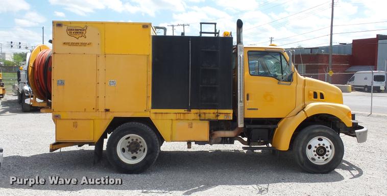 image for item DD9334 2001 Sterling M7500 Acterra jetter truck