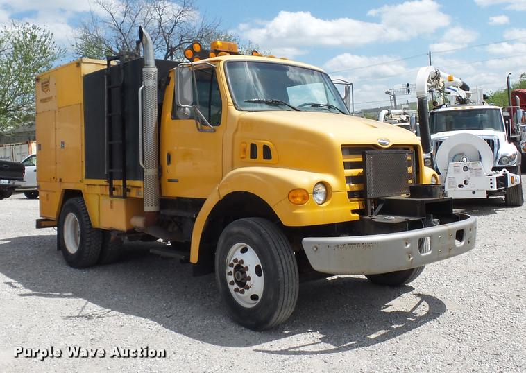 image for item DD9334 2001 Sterling M7500 Acterra jetter truck
