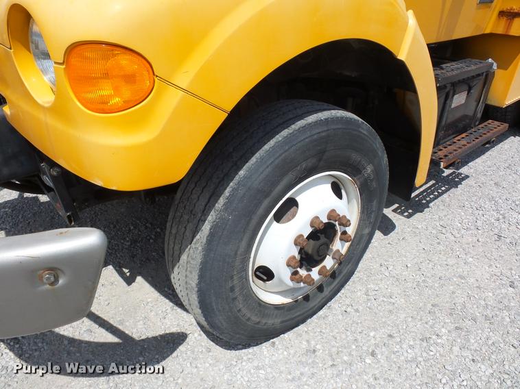 image for item DD9334 2001 Sterling M7500 Acterra jetter truck