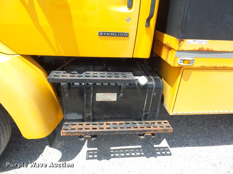 image for item DD9334 2001 Sterling M7500 Acterra jetter truck