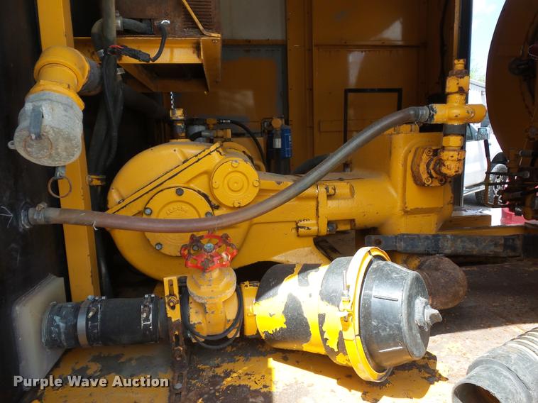 image for item DD9334 2001 Sterling M7500 Acterra jetter truck