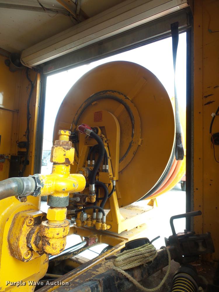 image for item DD9334 2001 Sterling M7500 Acterra jetter truck